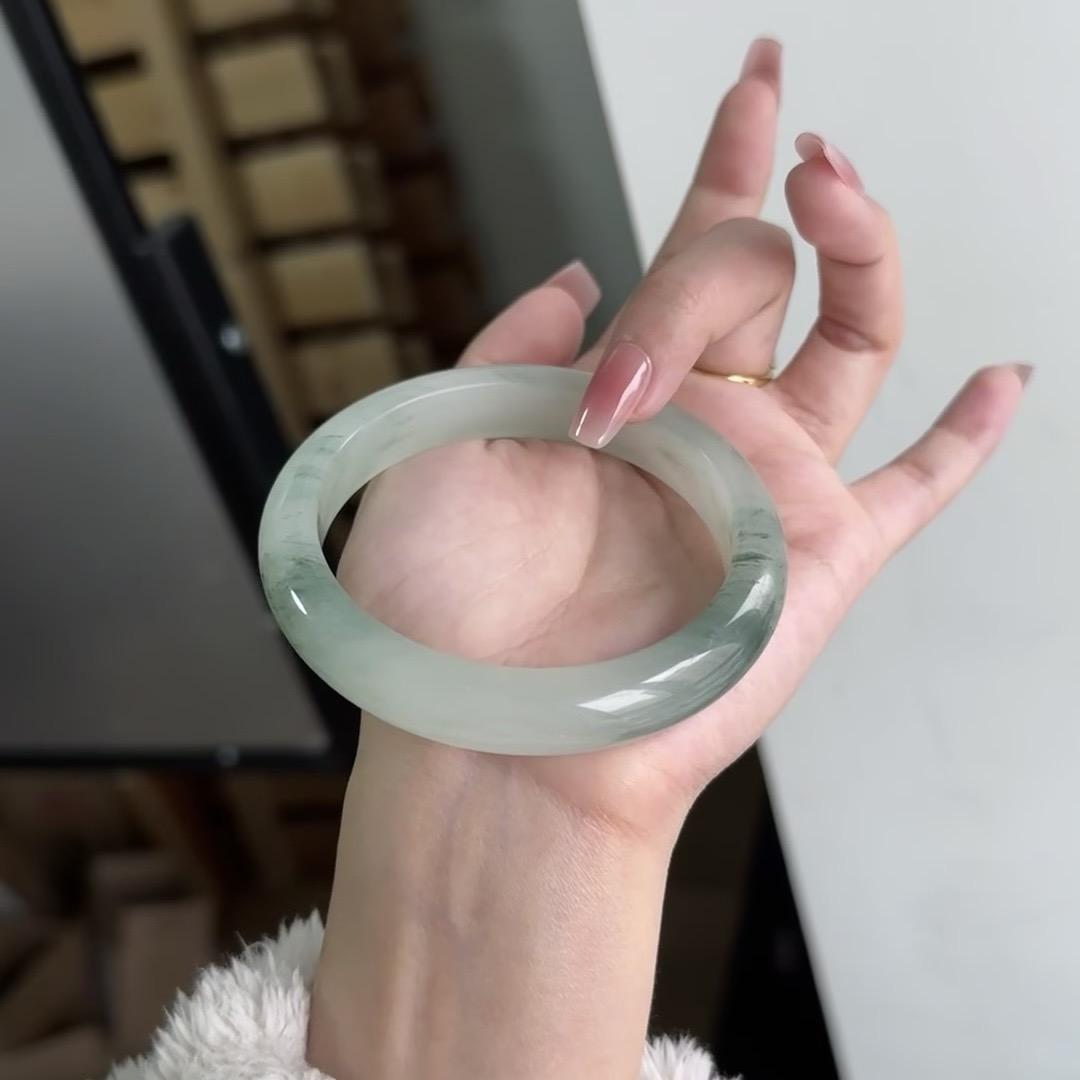 冰飘翠玉手镯