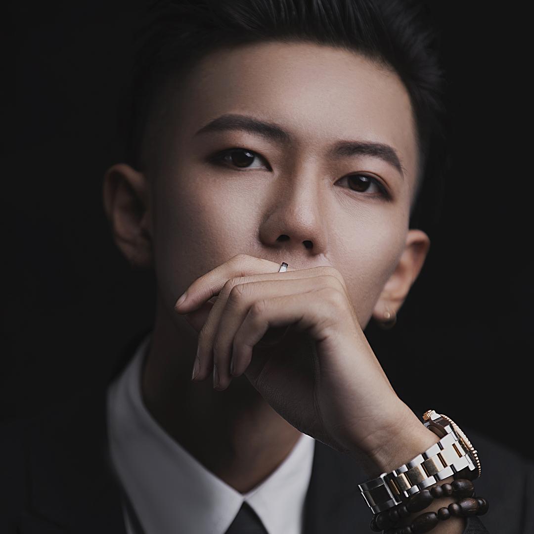 万星出国Victor