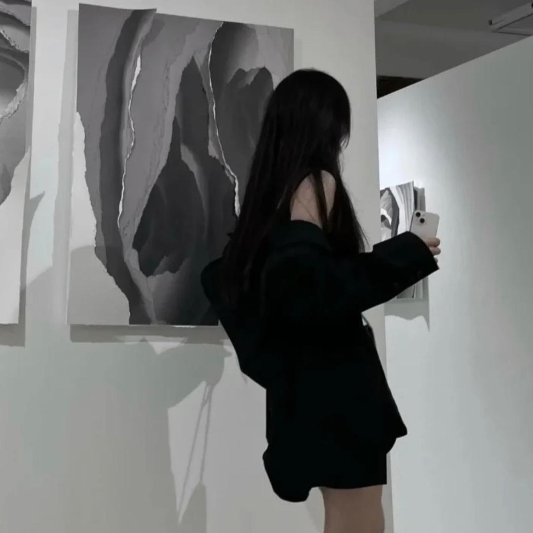 小小.