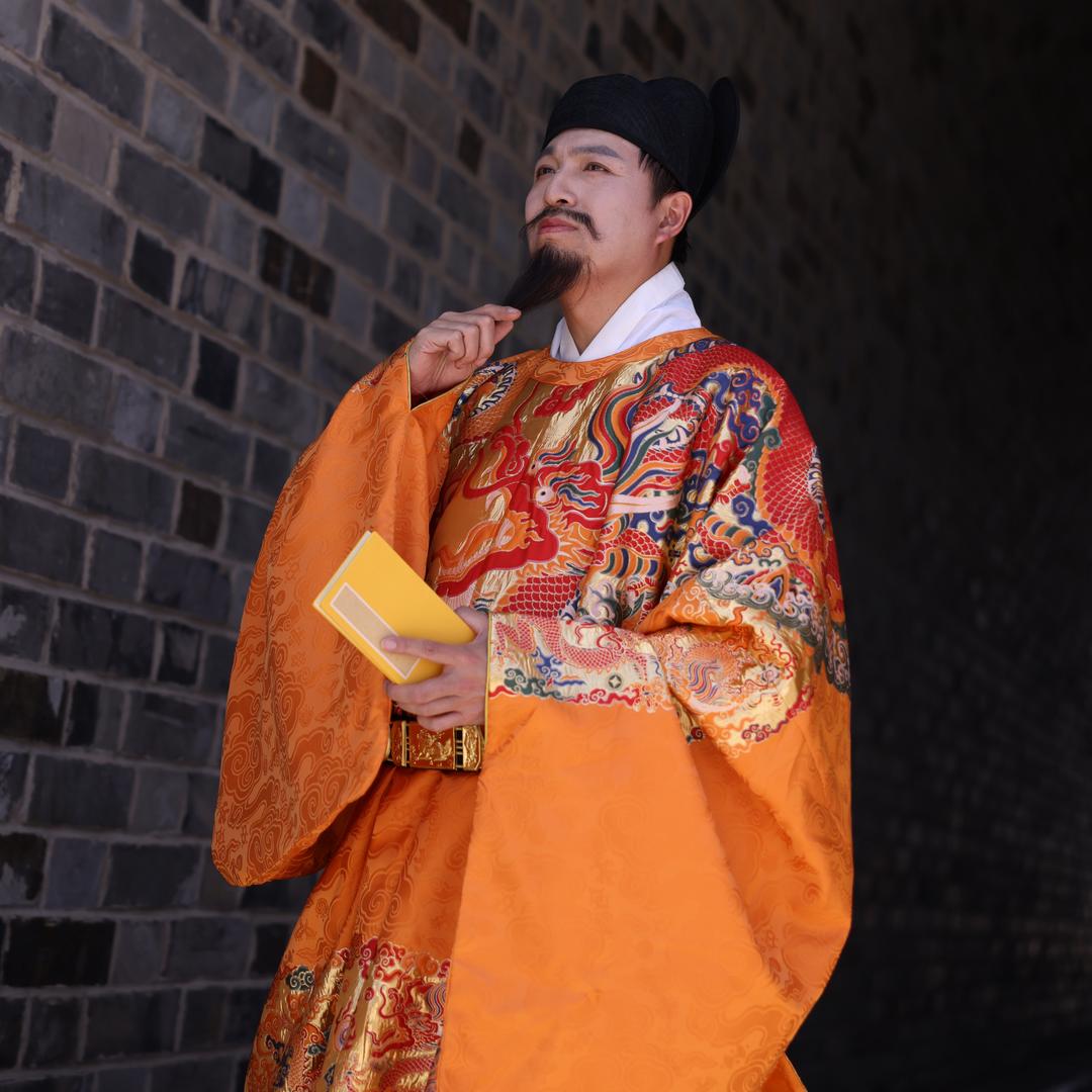 汉服鹰叔