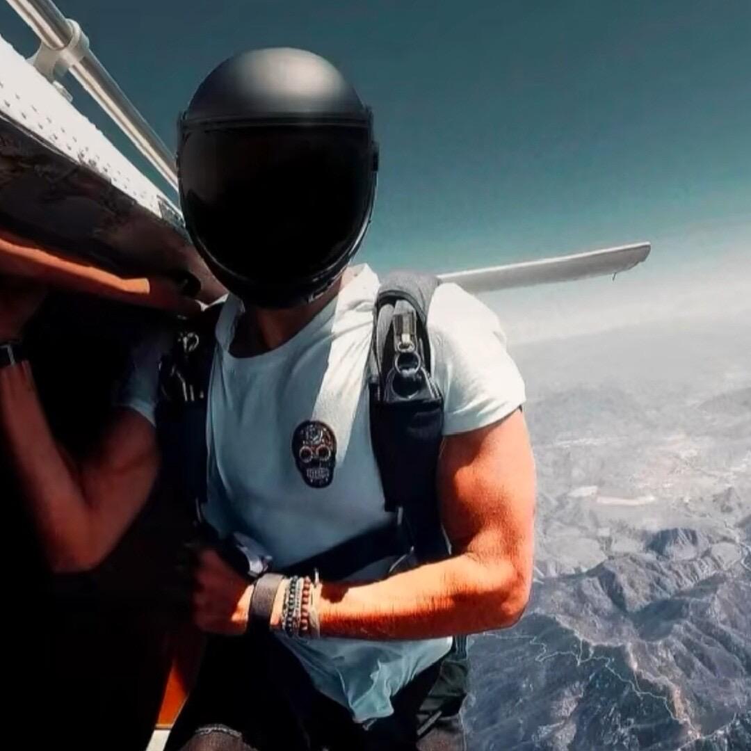 钢铁侠                …