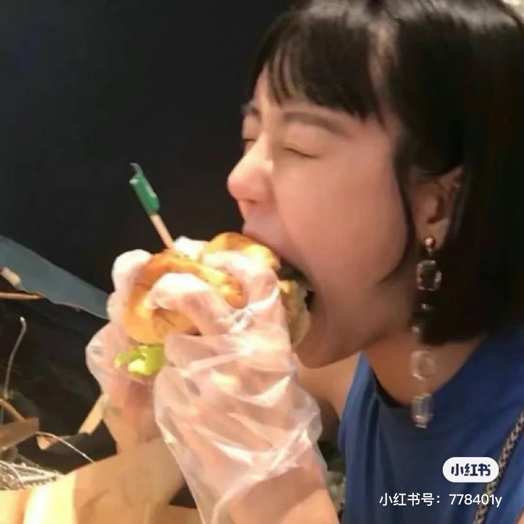 小熊爱吃糖