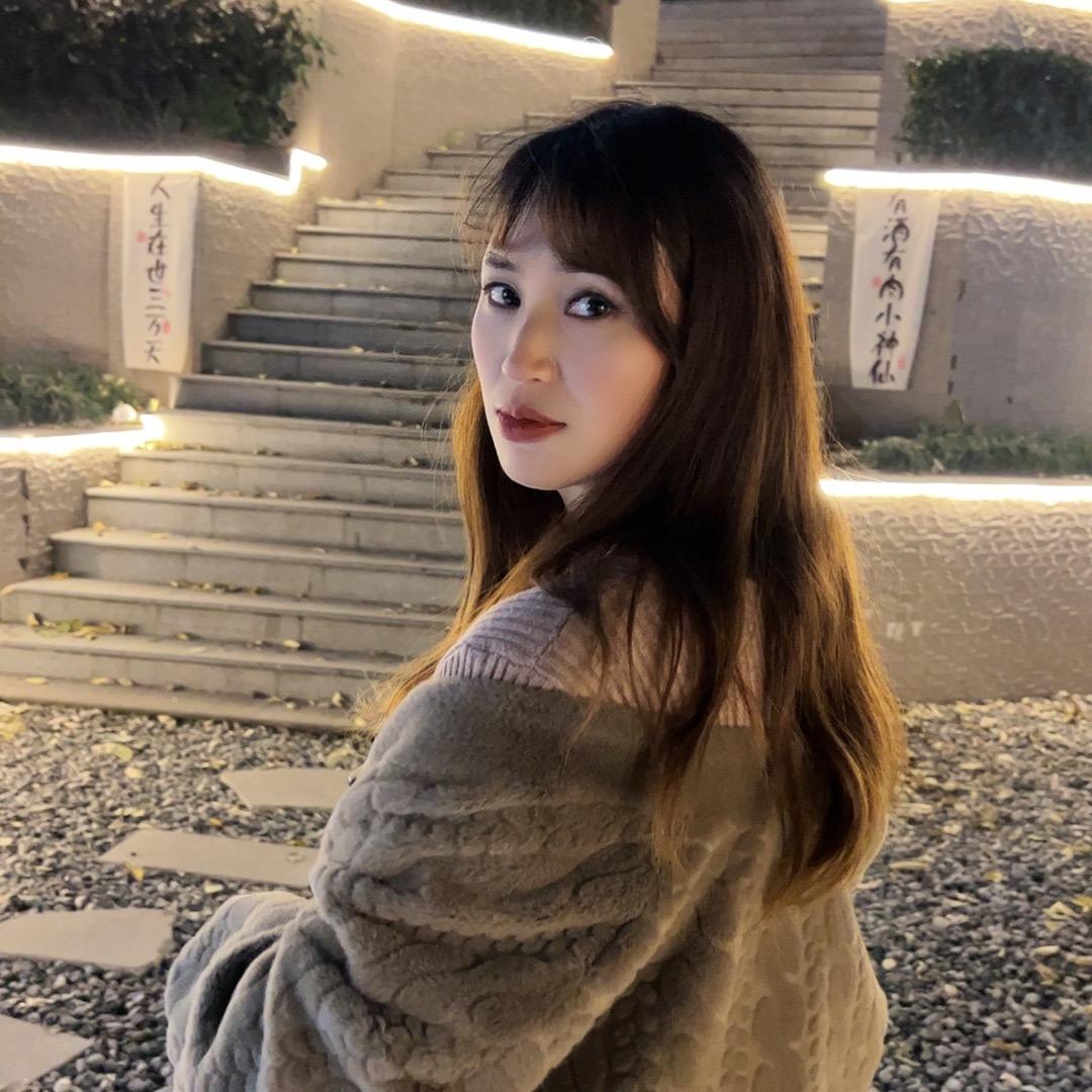 🌈小花花（就是爱装）