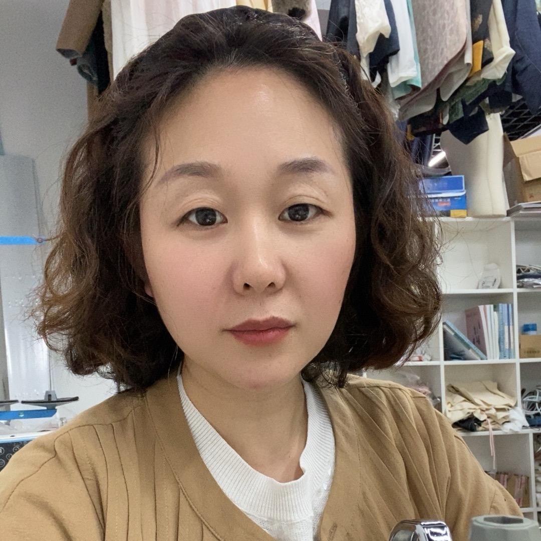 首炫莉姐服饰私人订制直播间