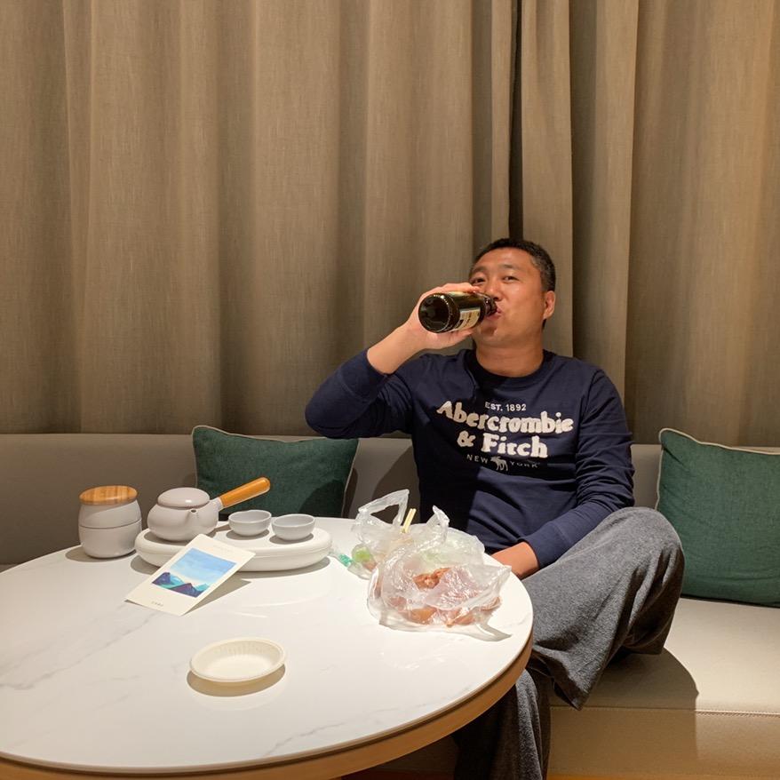 阿银有点渴