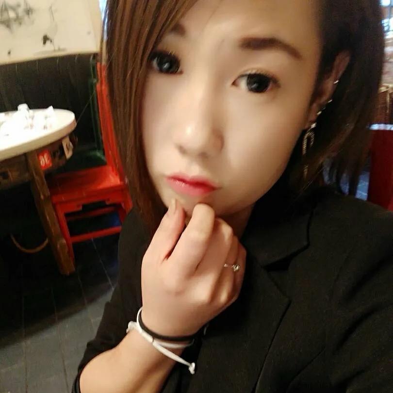 爱小曦(｡･ω･｡)