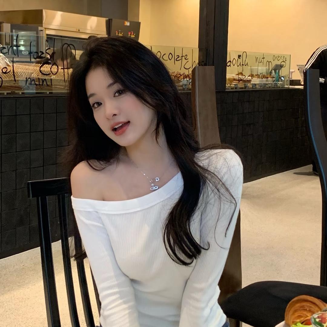 明媚