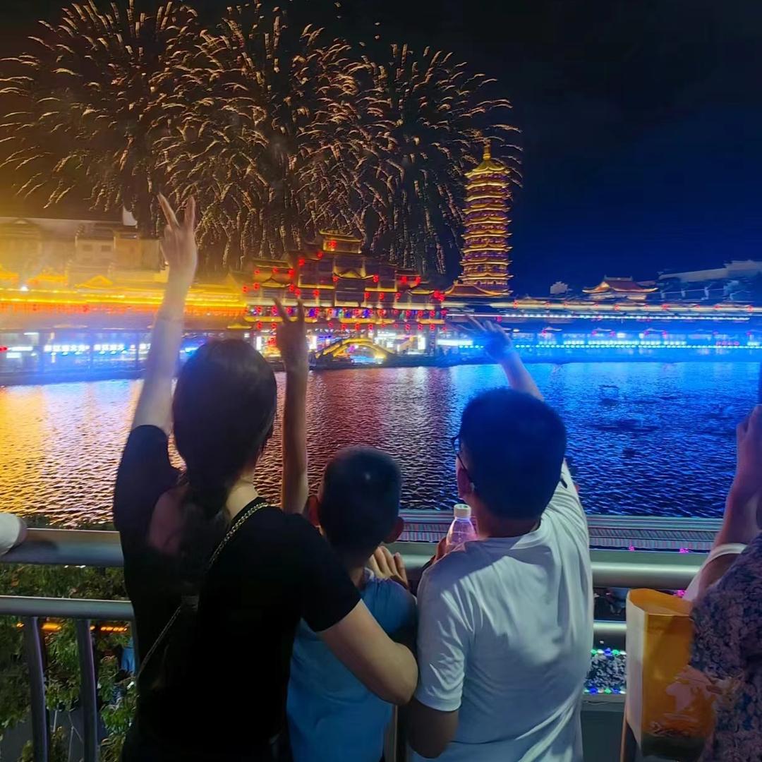 我是李小姐呀👨‍👩‍👦‍👦