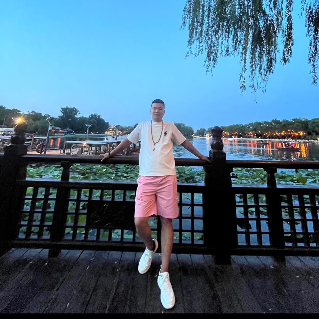 努力卖海参的小赵