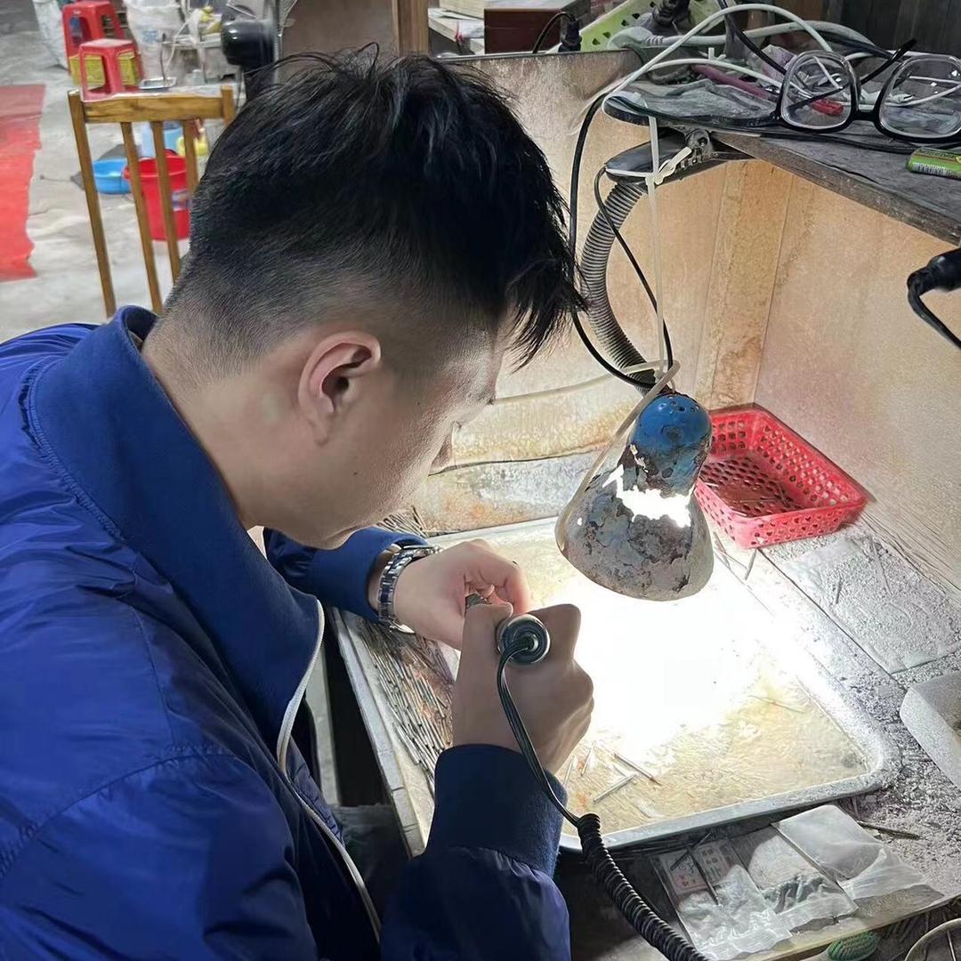 龙腾翡翠加工厂