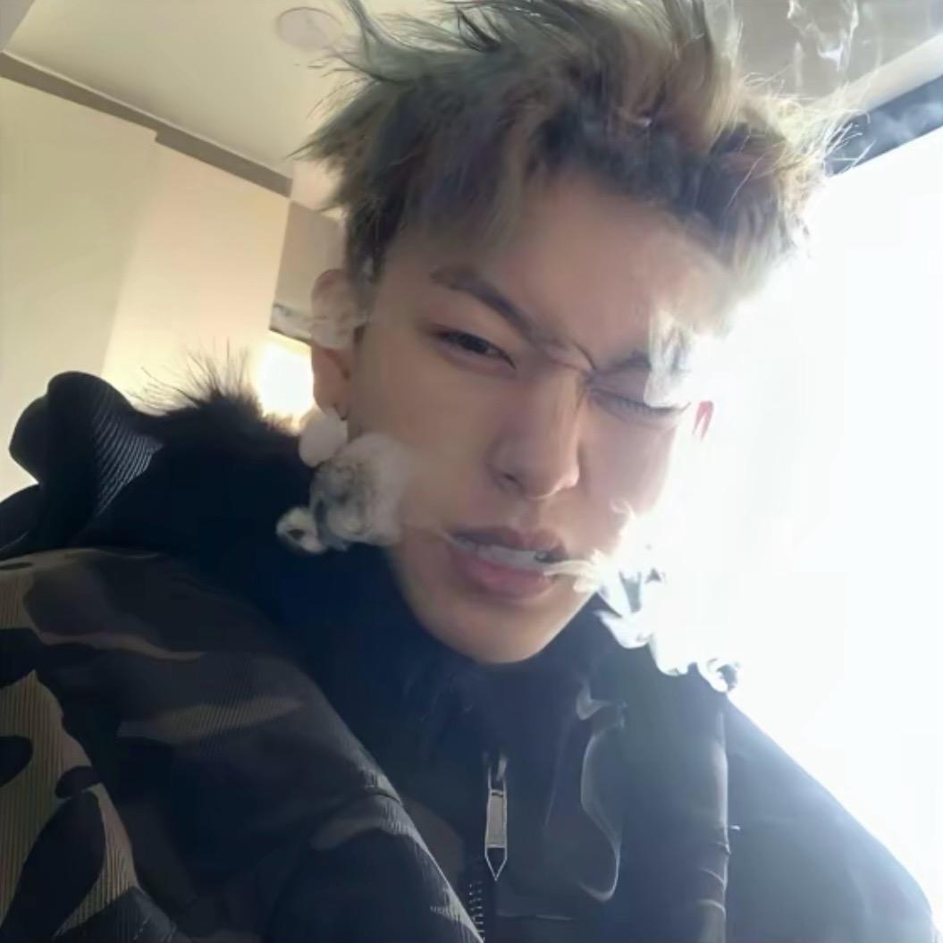 是炜不是伟