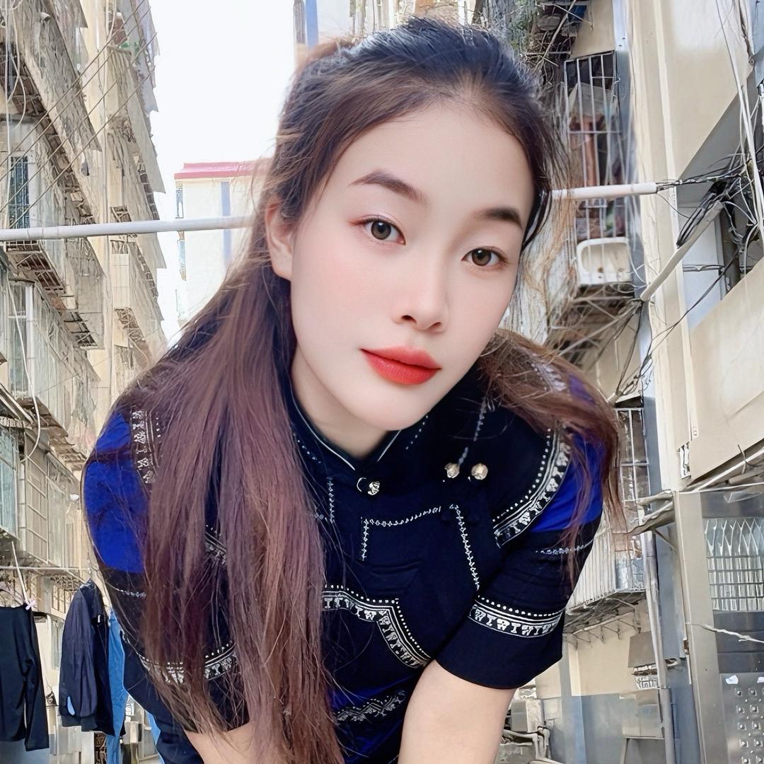 爱吃鱼的  小周