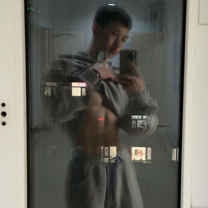 来自星星的举铁人