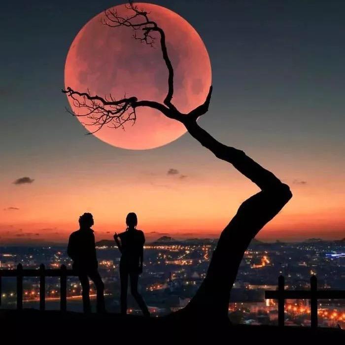 華