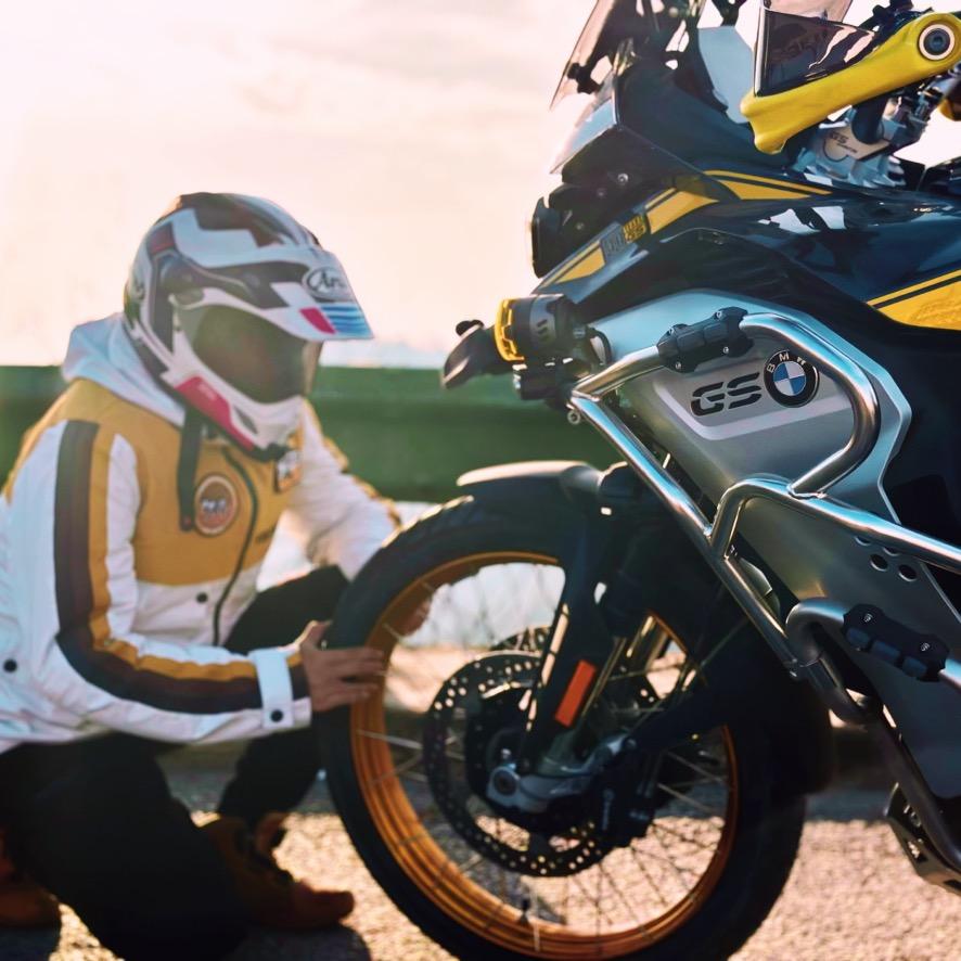 骑摩托的射手座