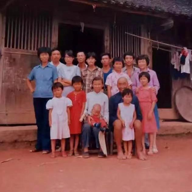 一家老小向前冲