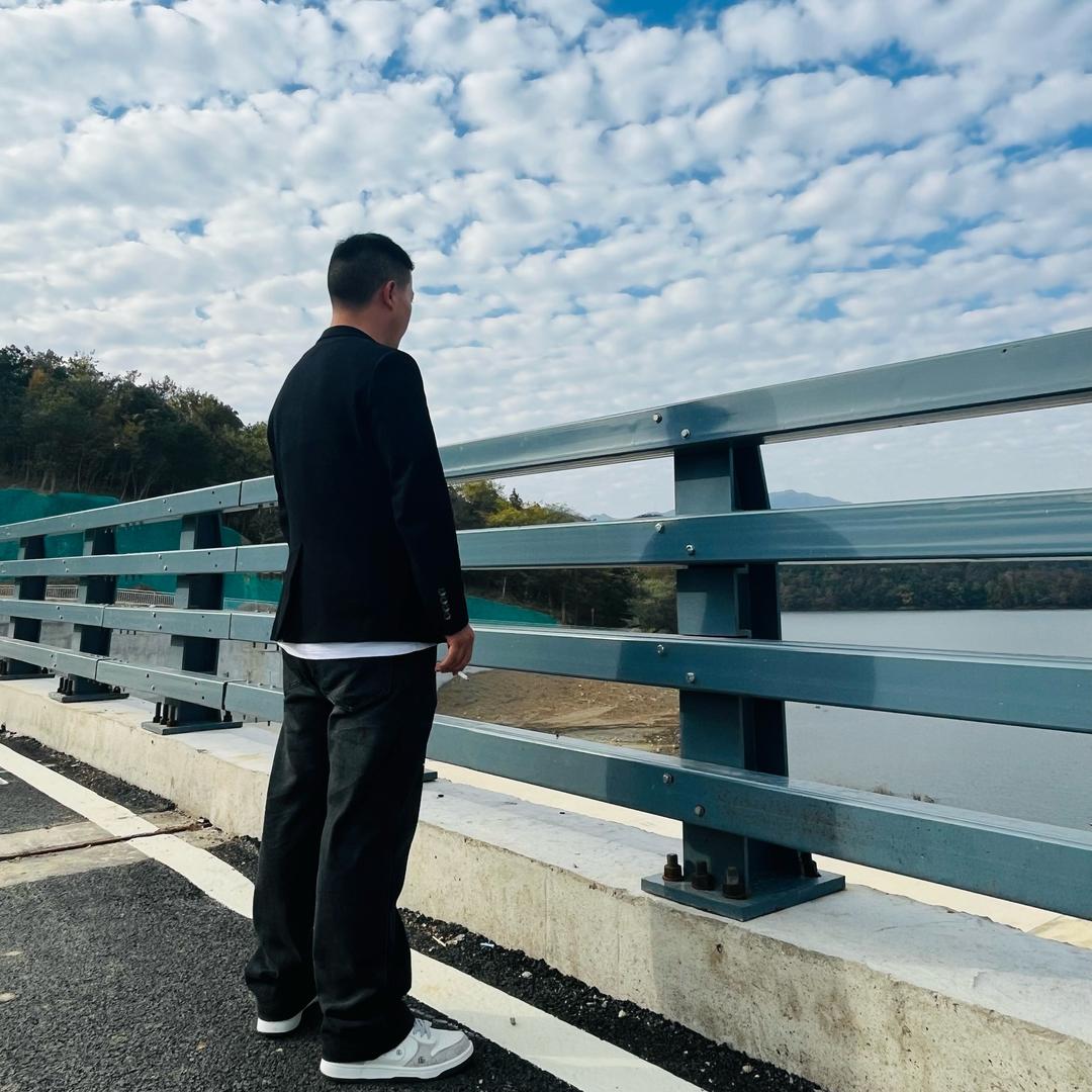 满山猴子我腚最最红