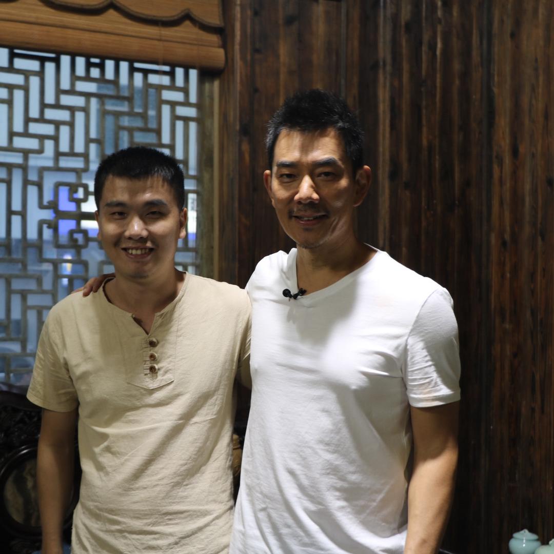 龙泉市缥缈剑庄的小店蓝