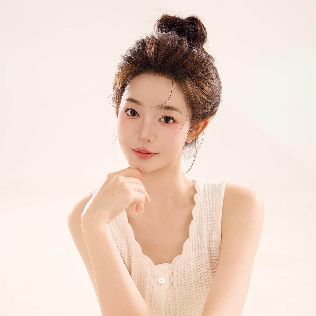 李芮峤_