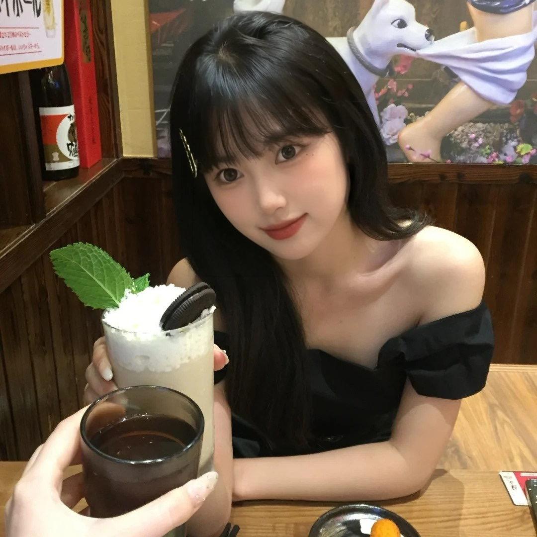 初雅青