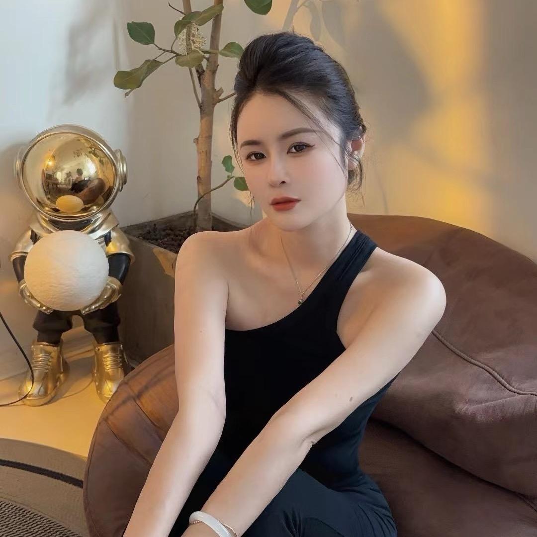 嗳臭美的黎子🍐