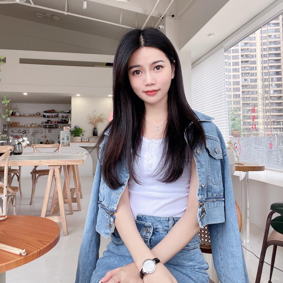 卢批批😘