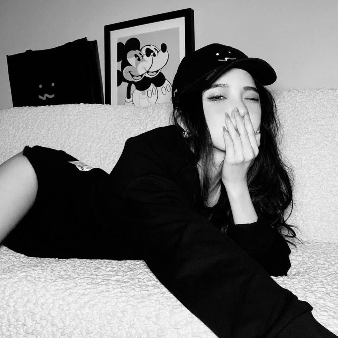 @🖤