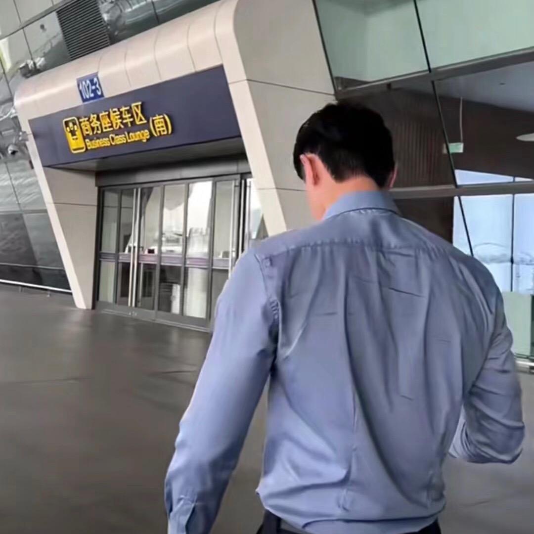 多情的人总被无情的伤