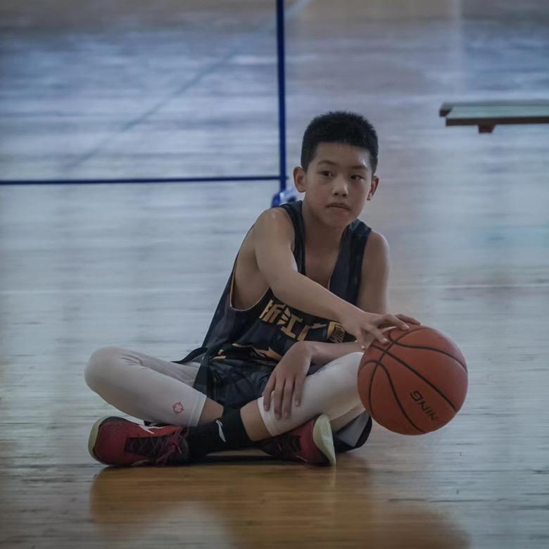 喜欢篮球🏀冯