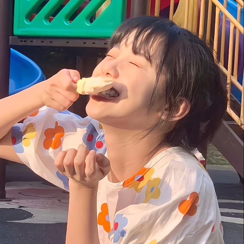 美女也emo.
