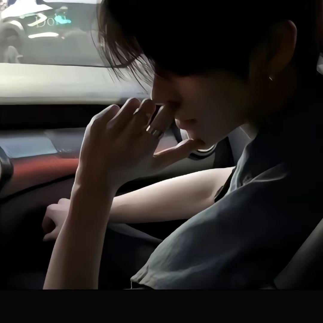 𝓔𝓼𝓽𝓻𝓮𝓵𝓵𝓪