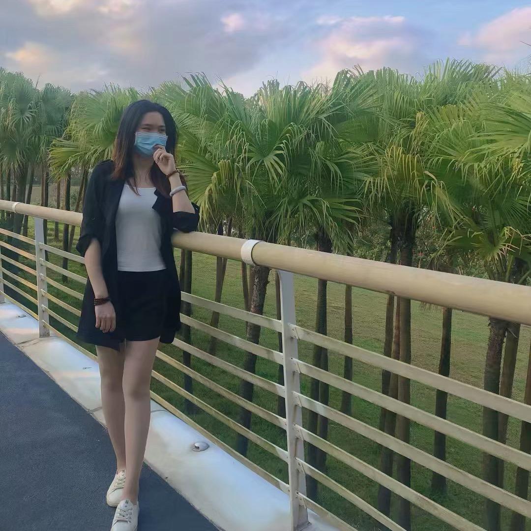 Lily丽