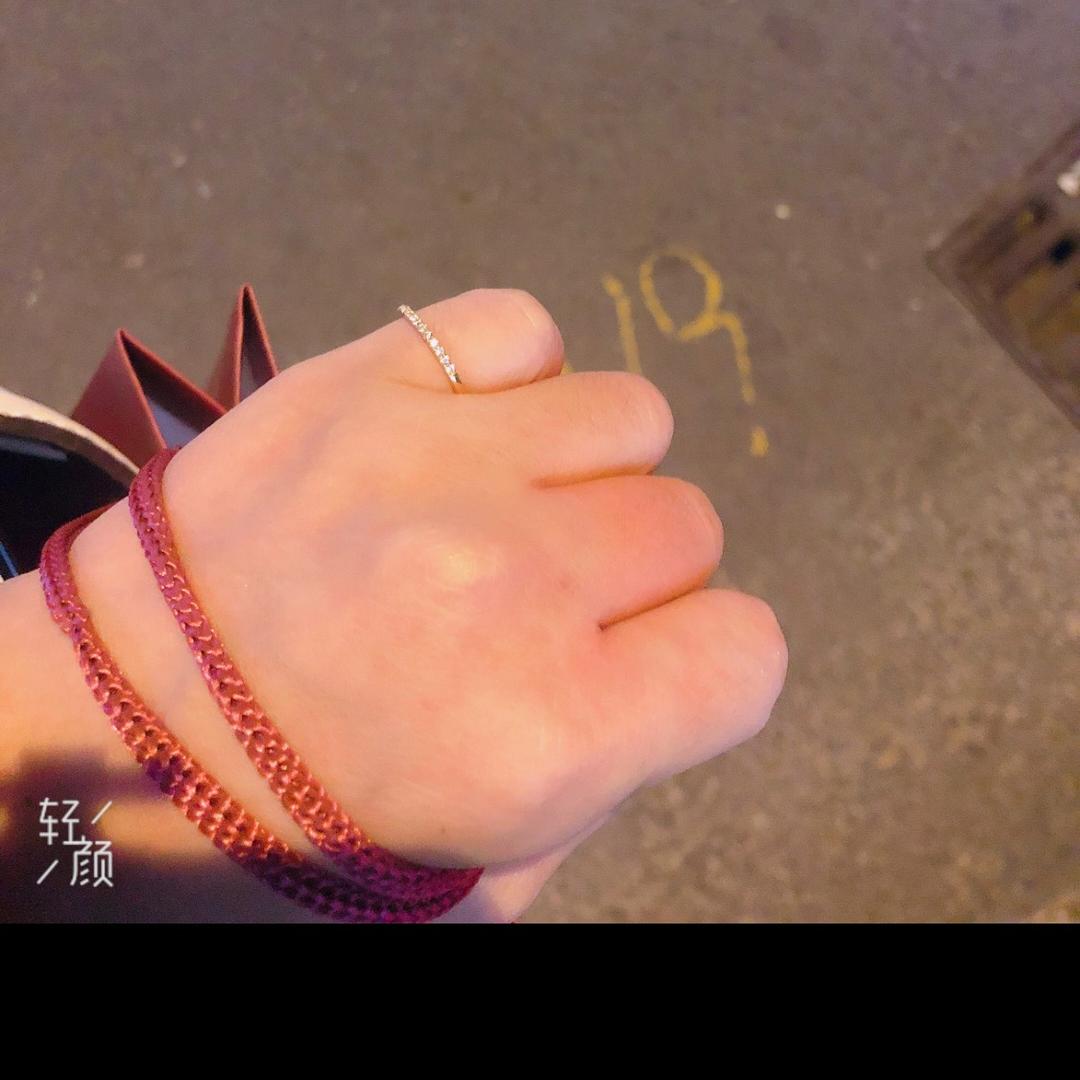 晚晚意卿晨晨露重