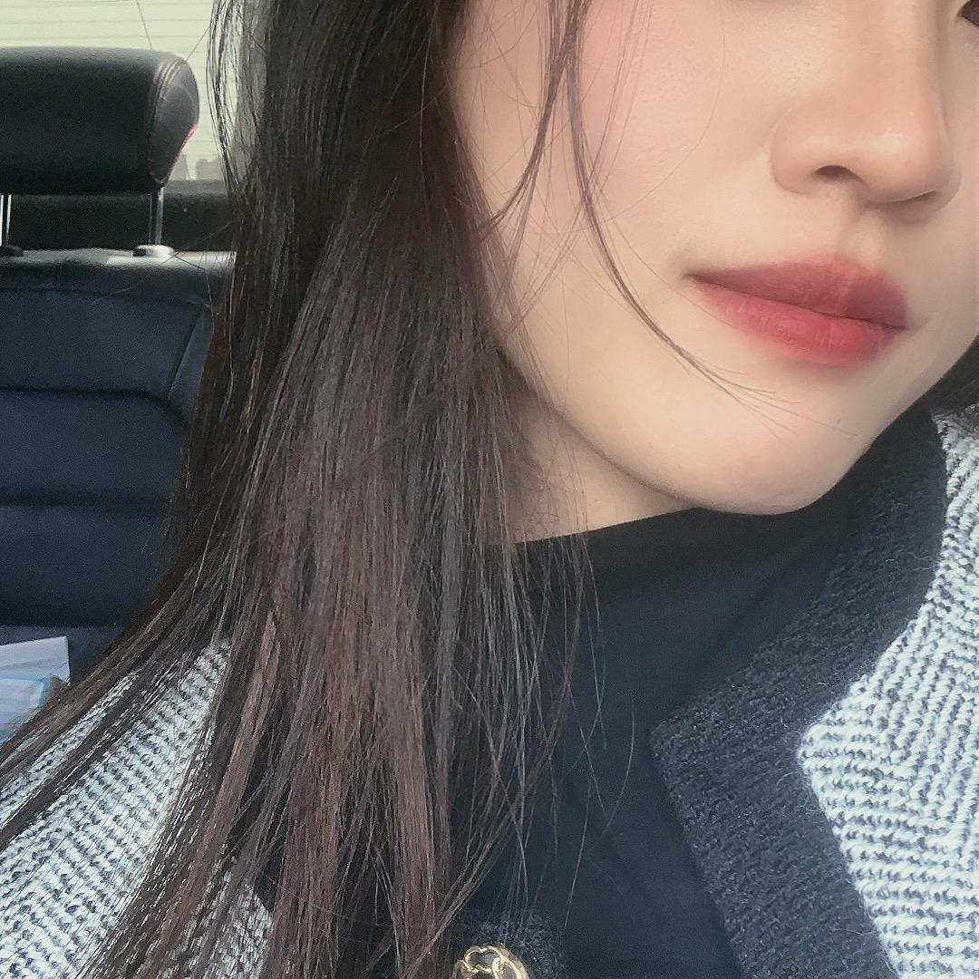 车循贴膜老板娘