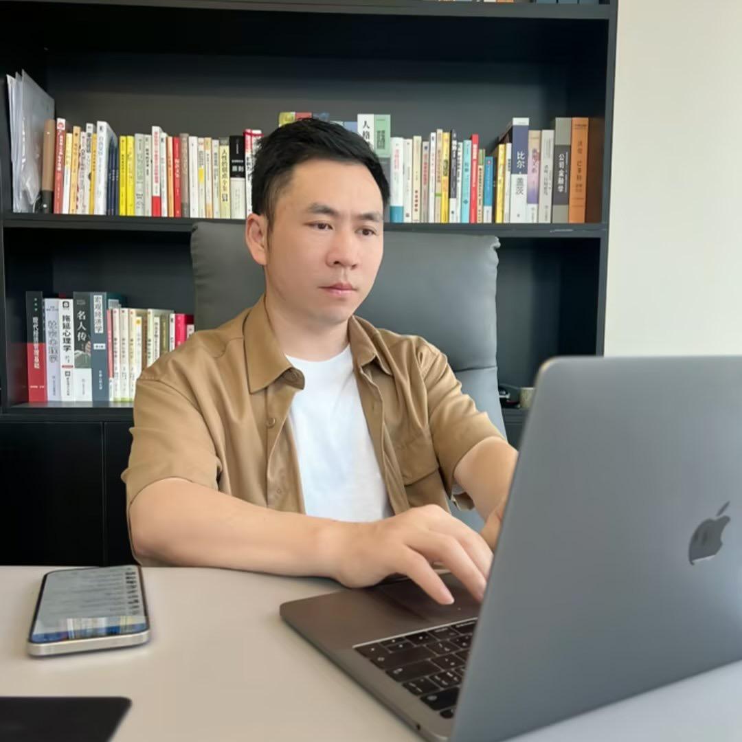 小黑瓶美甲-创始人周葛亮@抖音