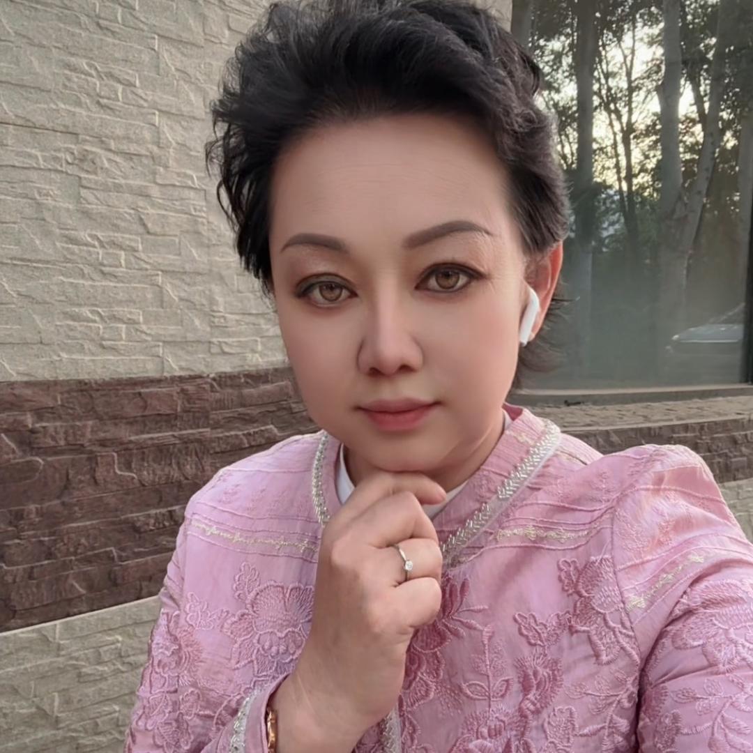 孛儿只斤.迹特宝妈