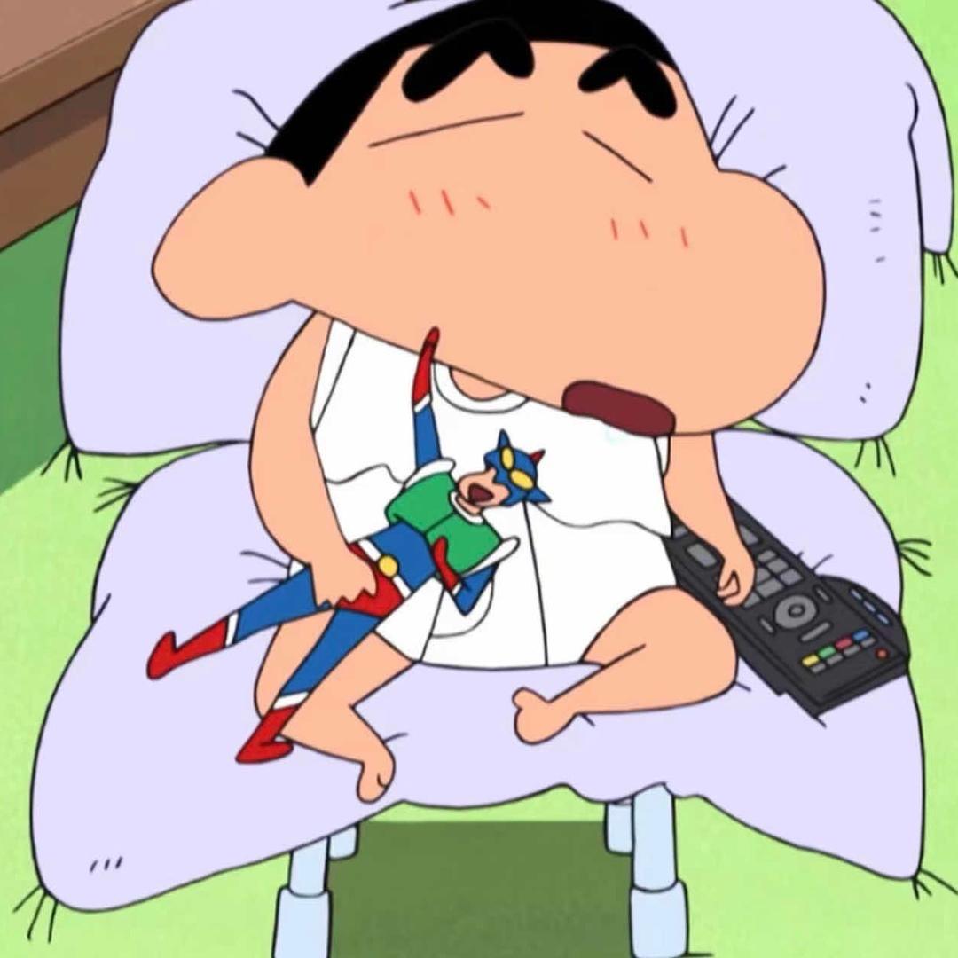 扶老蟑螂过马路被屎壳郎无证驾屎撞飞四十米