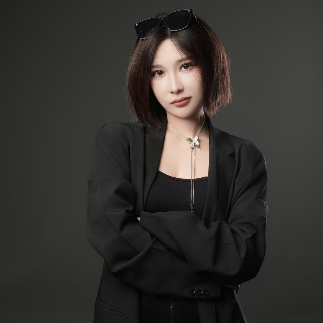 琳琳汽车_小师妹