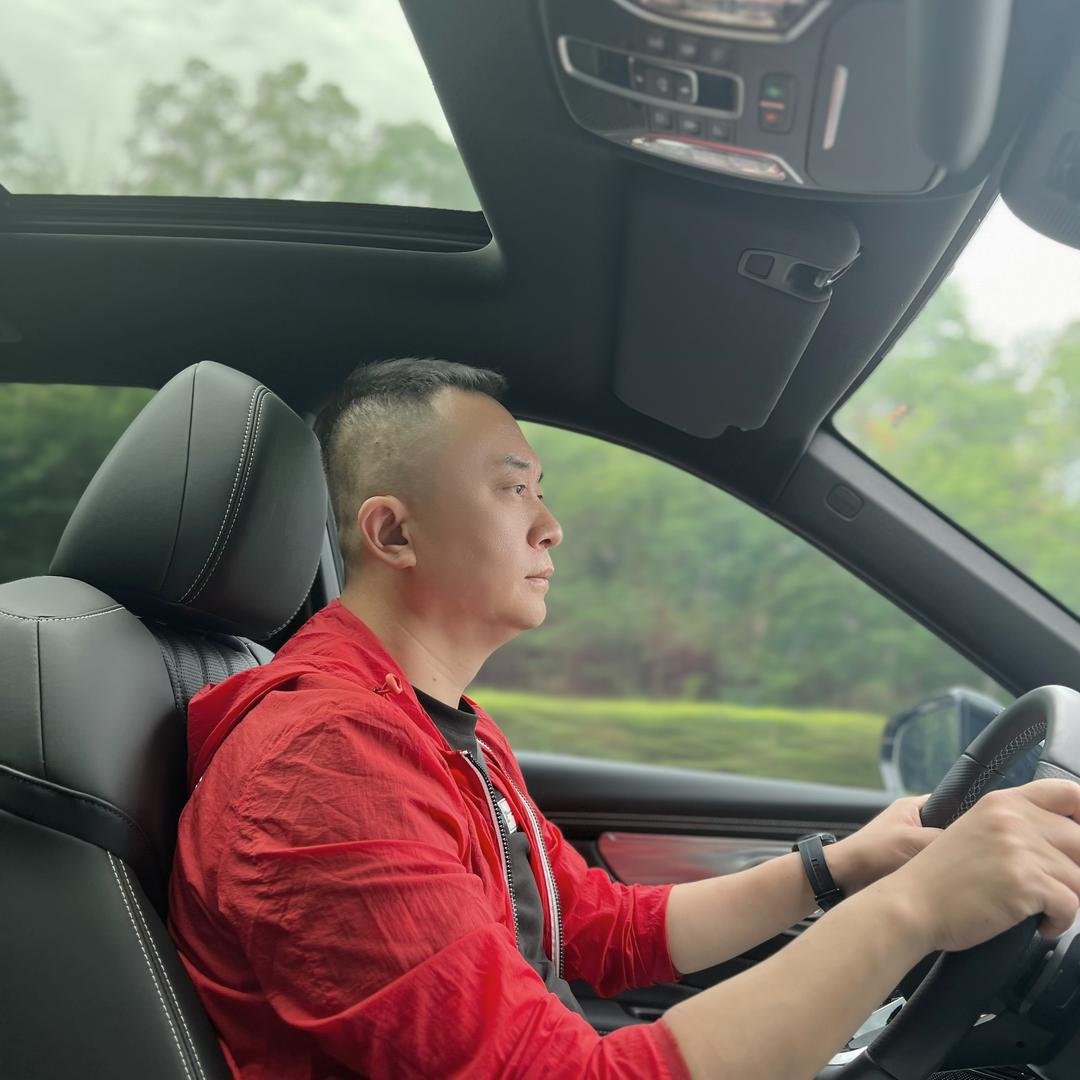 叙永水塘上绅朗男装