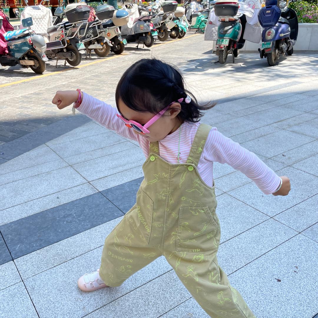 Დ是小熊饼干a