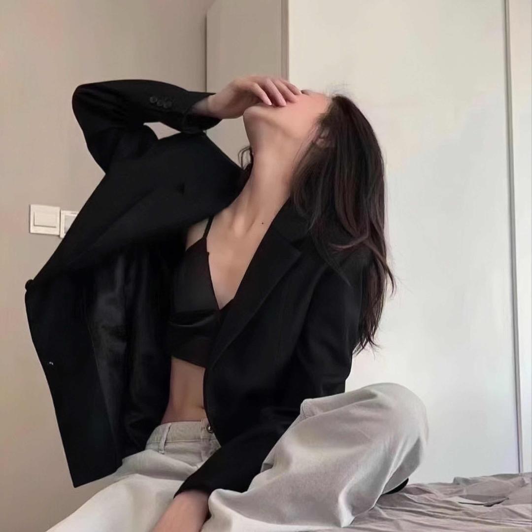 - 茜.