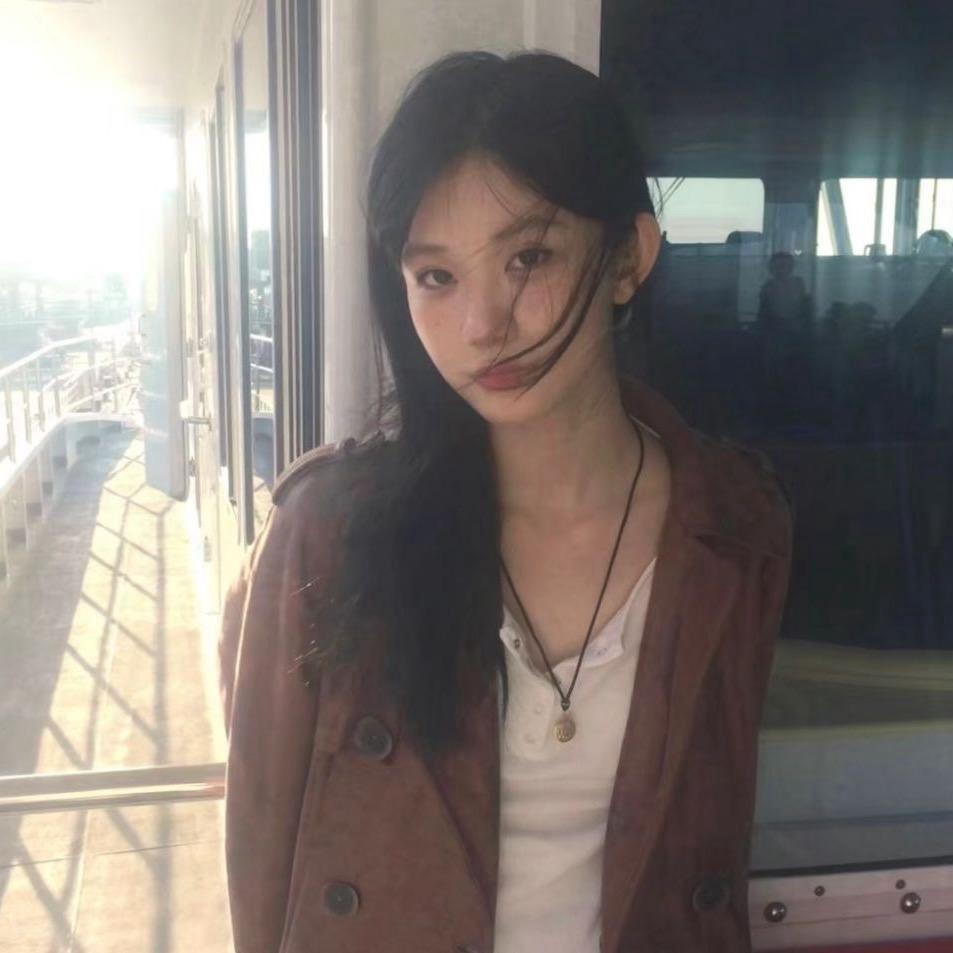 嗯里.^