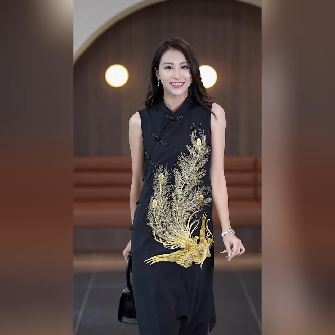 衣饰丝语服饰