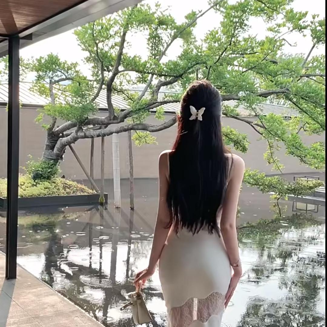 小小.