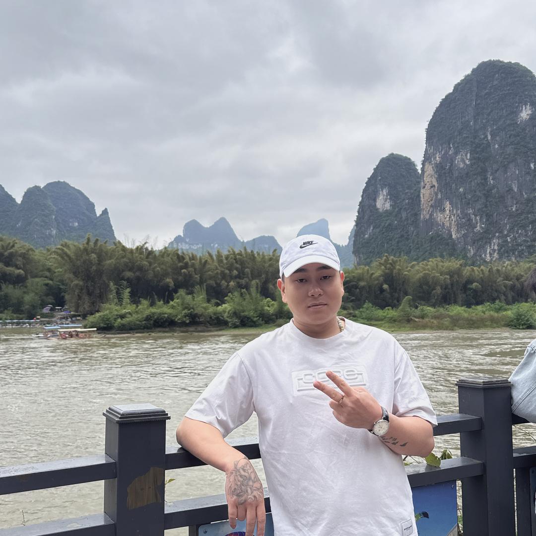 悦豪新能源二手车阿德