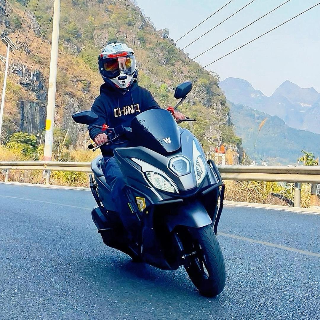 阿粒骑车
