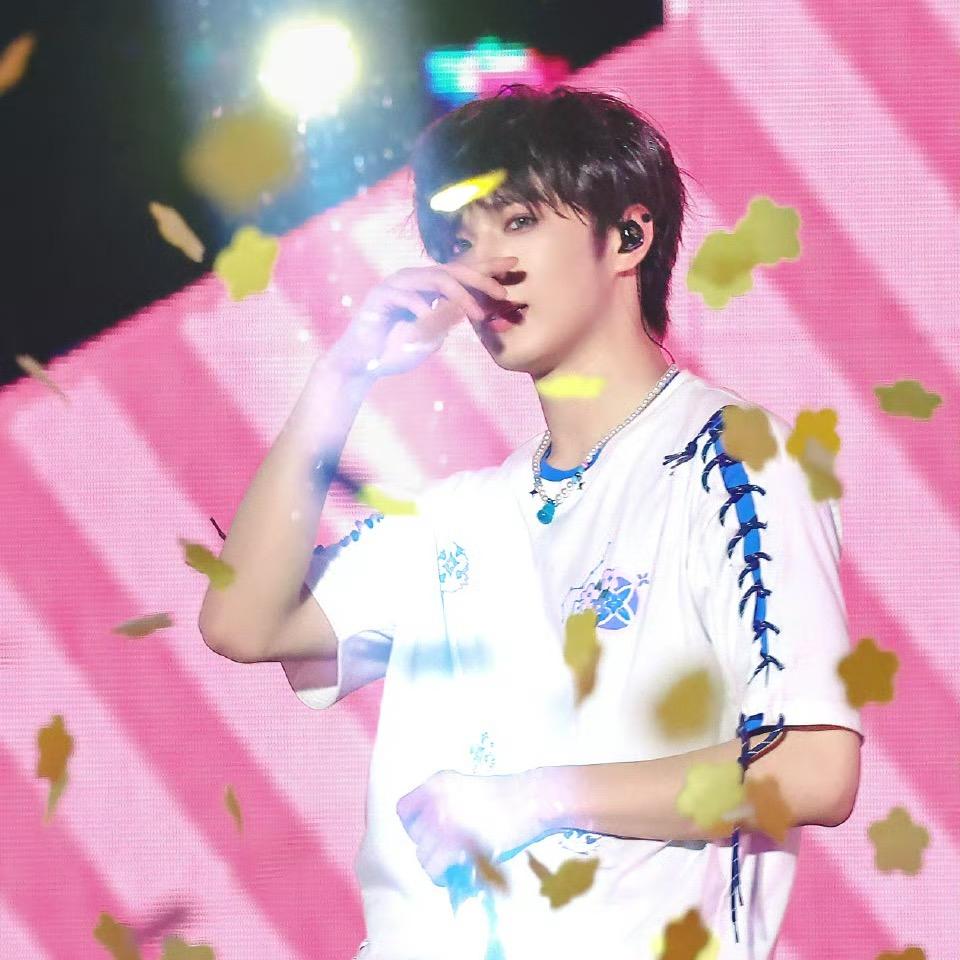 耀开心🥳🌙