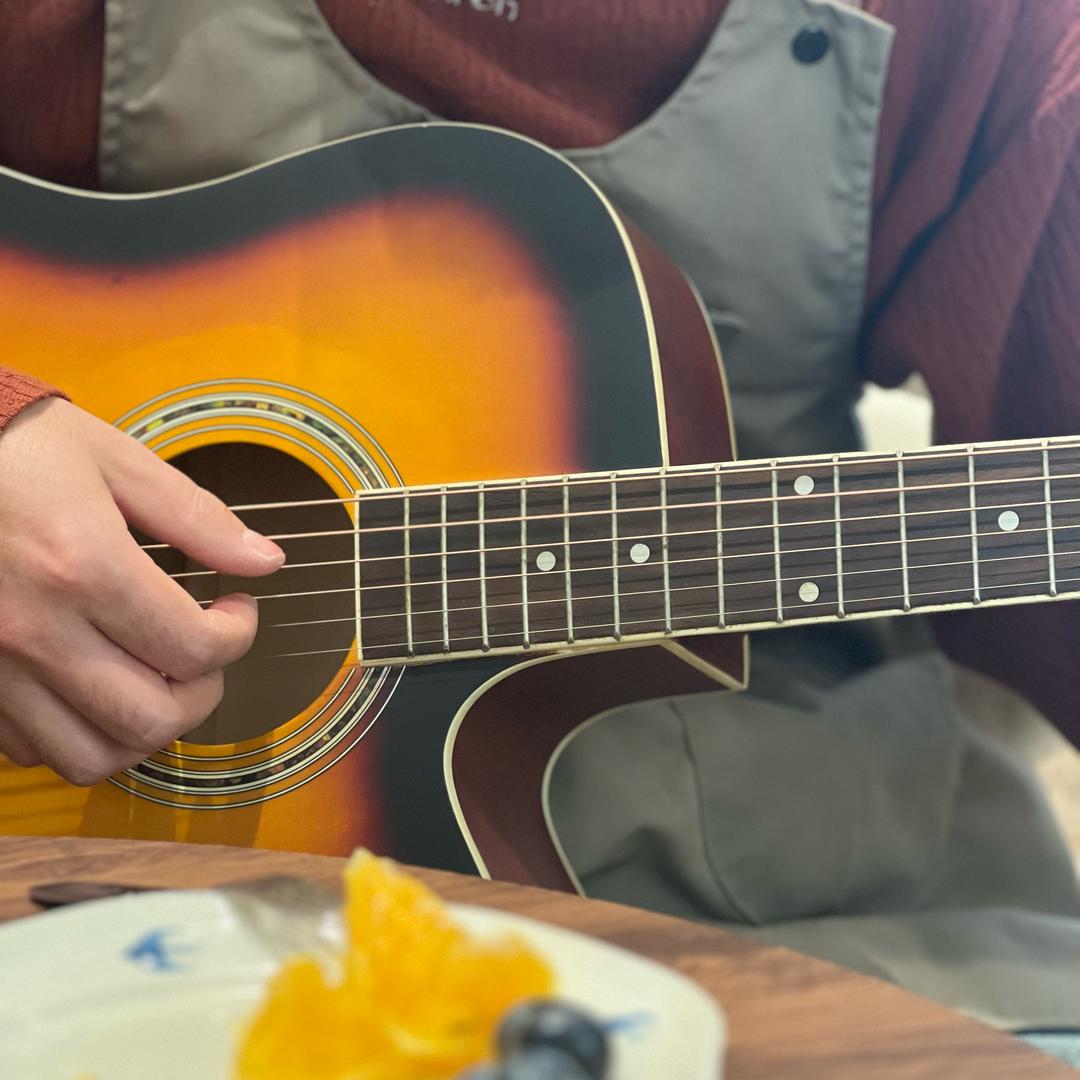 大螃蟹爱喝咖啡