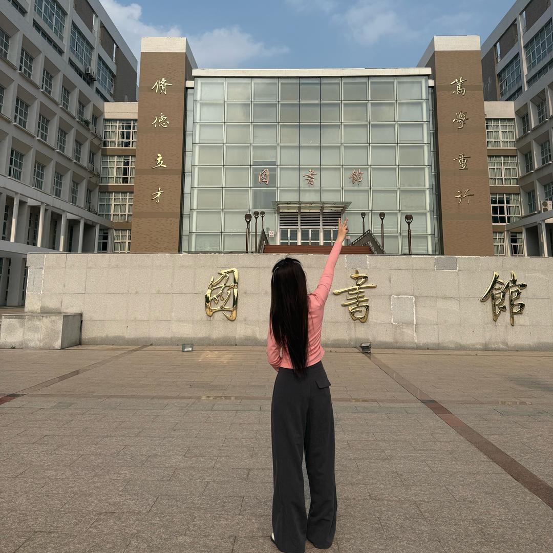 一个平平无奇的聊天小天才～