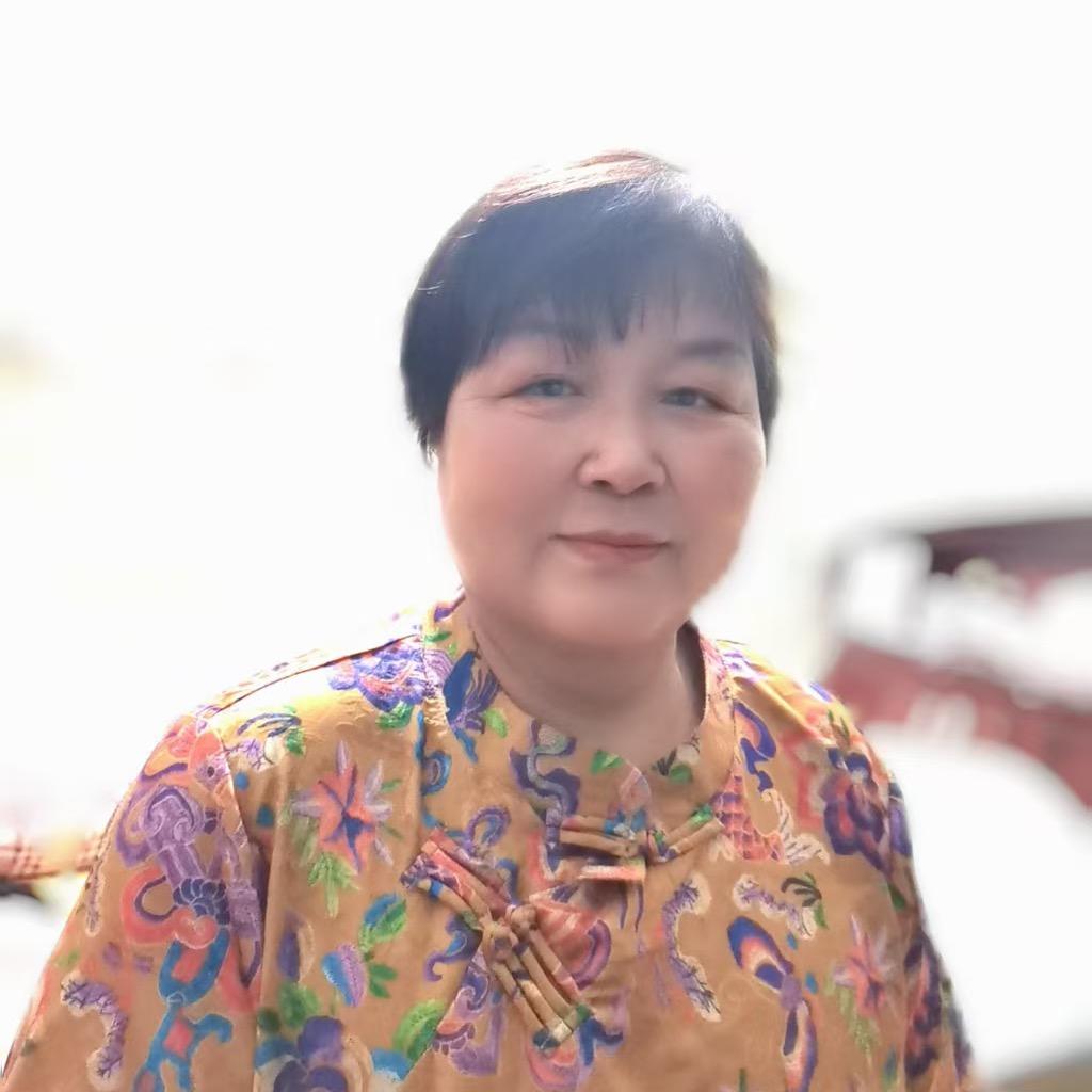 杨东英
